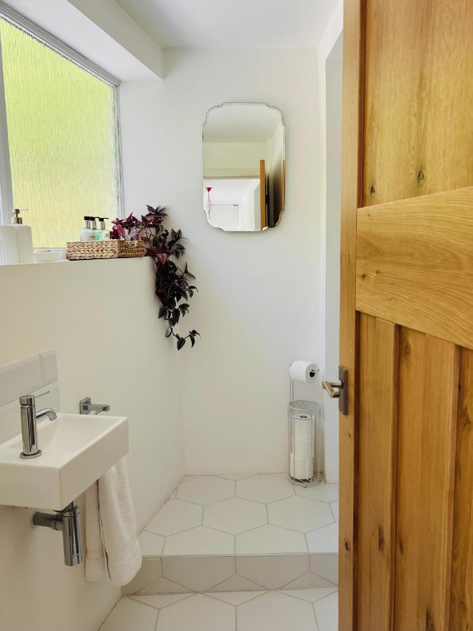 Gordy Hall -Sea Facing Welsh Cottage With Stunning Views Pendine Exterior foto